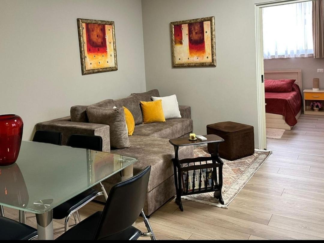 Home Away From Home Apartment Durrës 外观 照片