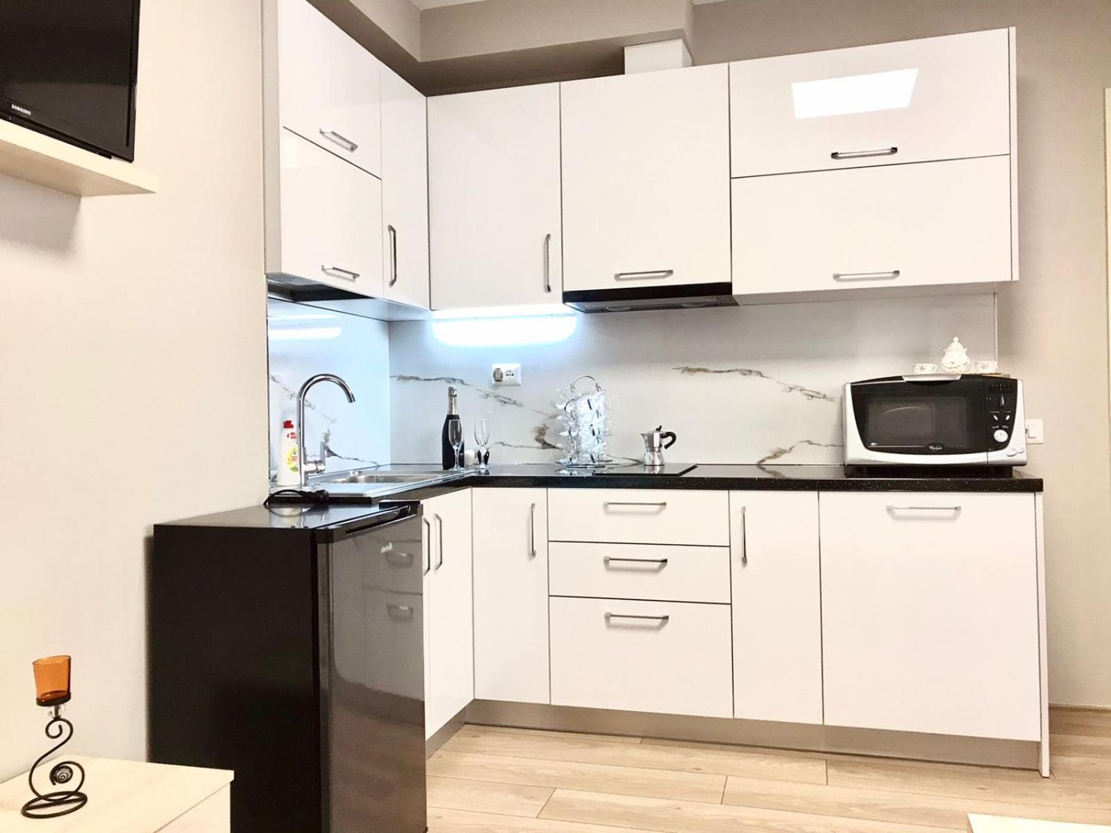 Home Away From Home Apartment Durrës 外观 照片